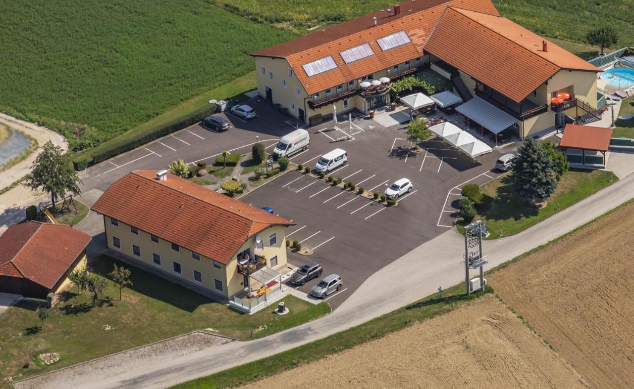 Pension Weinbauer Hofkirchen im Traunkreis Luaran gambar